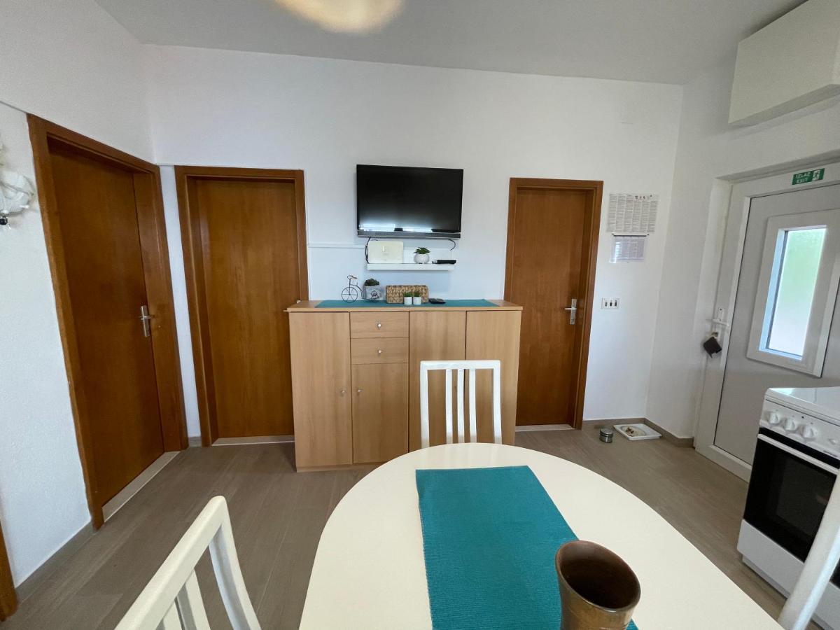 Vinišće Apartman Emilija מראה חיצוני תמונה